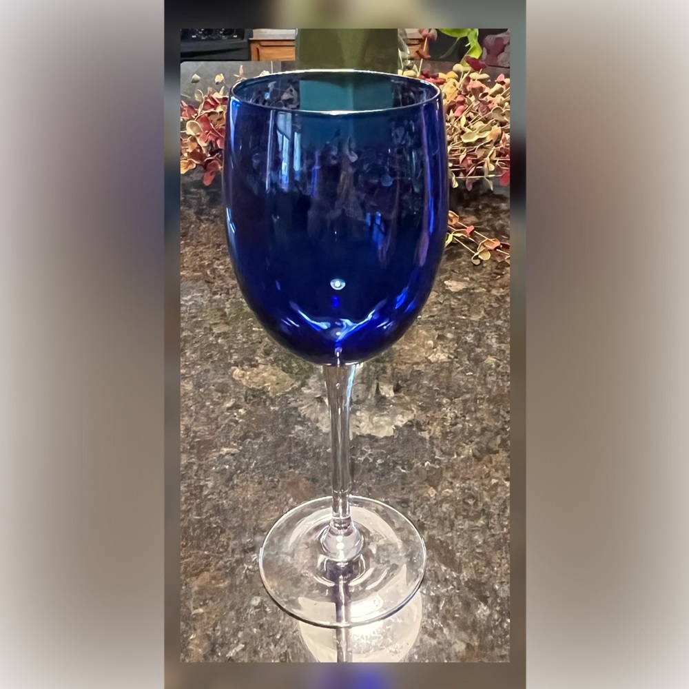 Set of Four Green & Blue White Wine/Balloon Wine Glasses - Picture 4 of 8